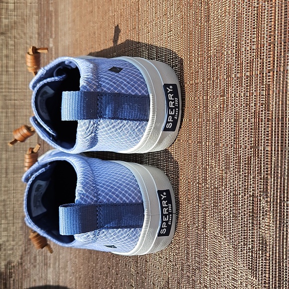 Sperry Light Blue Plaid Casual Boat Sneakers with Brown Laces, 9.5 - Picture 6 of 8